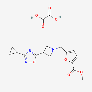 molecular formula C17H19N3O8 B2955666 Methyl 5-((3-(3-cyclopropyl-1,2,4-oxadiazol-5-yl)azetidin-1-yl)methyl)furan-2-carboxylate oxalate CAS No. 1428374-63-3