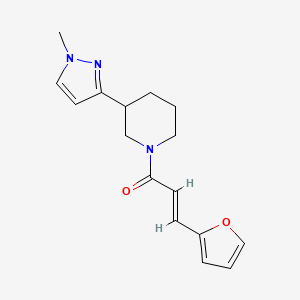 (E)-3-(furan-2-yl)-1-(3-(1-methyl-1H-pyrazol-3-yl)piperidin-1-yl)prop-2-en-1-one