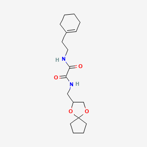 B2959801 N1-(1,4-dioxaspiro[4.4]nonan-2-ylmethyl)-N2-(2-(cyclohex-1-en-1-yl)ethyl)oxalamide CAS No. 899982-29-7