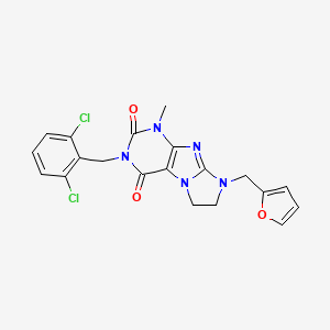 3-[(2,6-Dichlorophenyl)methyl]-8-(2-furylmethyl)-1-methyl-1,3,5-trihydroimidaz olidino[1,2-h]purine-2,4-dione
