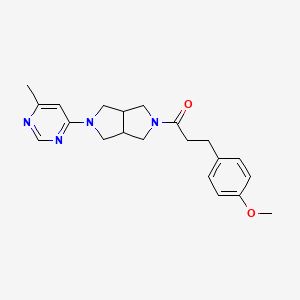 3-(4-Methoxyphenyl)-1-[2-(6-methylpyrimidin-4-yl)-1,3,3a,4,6,6a-hexahydropyrrolo[3,4-c]pyrrol-5-yl]propan-1-one