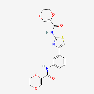 B2968063 N-(4-(3-(5,6-dihydro-1,4-dioxine-2-carboxamido)phenyl)thiazol-2-yl)-5,6-dihydro-1,4-dioxine-2-carboxamide CAS No. 864938-54-5