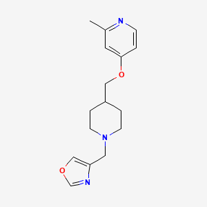 B2975382 4-[[4-[(2-Methylpyridin-4-yl)oxymethyl]piperidin-1-yl]methyl]-1,3-oxazole CAS No. 2379997-00-7