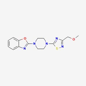 molecular formula C15H17N5O2S B2985297 2-[4-[3-(Methoxymethyl)-1,2,4-thiadiazol-5-yl]piperazin-1-yl]-1,3-benzoxazole CAS No. 2415553-47-6