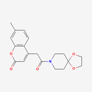 molecular formula C19H21NO5 B2987607 7-甲基-4-(2-氧代-2-(1,4-二氧杂-8-氮杂螺[4.5]癸-8-基)乙基)-2H-色烯-2-酮 CAS No. 919855-10-0