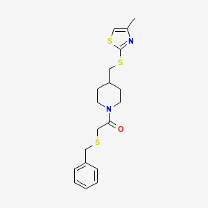 2-(Benzylthio)-1-(4-(((4-methylthiazol-2-yl)thio)methyl)piperidin-1-yl)ethanone