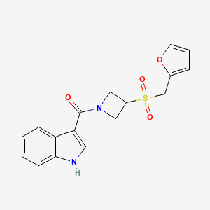 molecular formula C17H16N2O4S B2988732 (3-((呋喃-2-基甲基)磺酰基)氮杂环丁-1-基)(1H-吲哚-3-基)甲苯酮 CAS No. 1797886-98-6