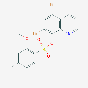 molecular formula C18H15Br2NO4S B2990871 (5,7-Dibromoquinolin-8-yl) 2-methoxy-4,5-dimethylbenzenesulfonate CAS No. 2380176-87-2