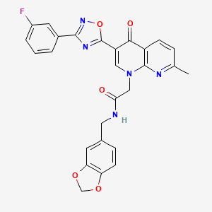 molecular formula C27H20FN5O5 B2992191 N-[(2H-1,3-benzodioxol-5-yl)methyl]-2-{3-[3-(3-fluorophenyl)-1,2,4-oxadiazol-5-yl]-7-methyl-4-oxo-1,4-dihydro-1,8-naphthyridin-1-yl}acetamide CAS No. 1032001-81-2
