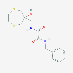 B2995765 N-Benzyl-N'-[(6-hydroxy-1,4-dithiepan-6-yl)methyl]oxamide CAS No. 2415572-56-2