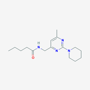 B2997187 N-((6-methyl-2-(piperidin-1-yl)pyrimidin-4-yl)methyl)pentanamide CAS No. 1797292-86-4