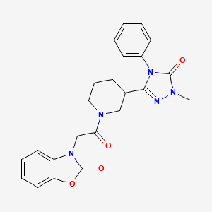 3-(2-(3-(1-methyl-5-oxo-4-phenyl-4,5-dihydro-1H-1,2,4-triazol-3-yl)piperidin-1-yl)-2-oxoethyl)benzo[d]oxazol-2(3H)-one