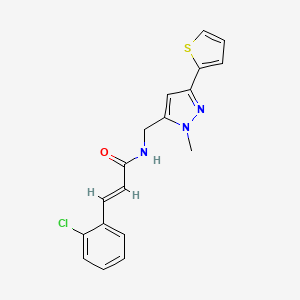 molecular formula C18H16ClN3OS B3003837 (E)-3-(2-Chlorophenyl)-N-[(2-methyl-5-thiophen-2-ylpyrazol-3-yl)methyl]prop-2-enamide CAS No. 2321334-25-0