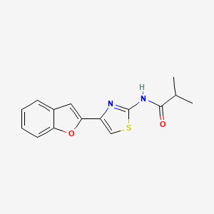 molecular formula C15H14N2O2S B3004008 N-[4-(1-benzofuran-2-yl)-1,3-thiazol-2-yl]-2-methylpropanamide CAS No. 922456-13-1