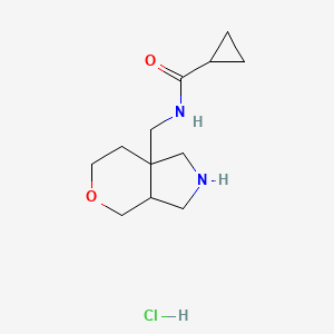 molecular formula C12H21ClN2O2 B3005786 N-(2,3,3a,4,6,7-六氢-1H-吡喃[3,4-c]吡咯-7a-基甲基)环丙烷甲酰胺；盐酸盐 CAS No. 2241139-03-5