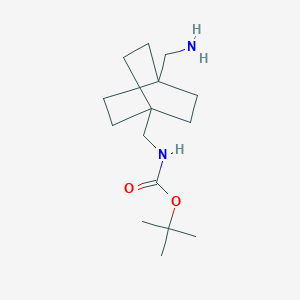 molecular formula C15H28N2O2 B3007889 tert-butyl N-{[4-(aminomethyl)bicyclo[2.2.2]octan-1-yl]methyl}carbamate CAS No. 219996-52-8