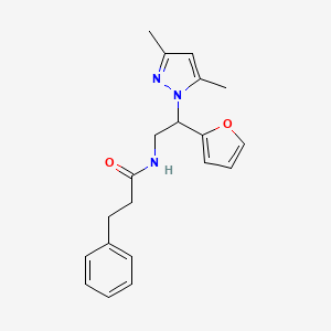molecular formula C20H23N3O2 B3009367 N-(2-(3,5-dimethyl-1H-pyrazol-1-yl)-2-(furan-2-yl)ethyl)-3-phenylpropanamide CAS No. 2034565-36-9
