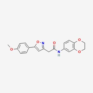 molecular formula C20H18N2O5 B3013929 N-(2,3-dihydro-1,4-benzodioxin-6-yl)-2-[5-(4-methoxyphenyl)-1,2-oxazol-3-yl]acetamide CAS No. 953255-01-1