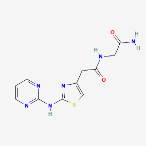 B3019230 N-(2-amino-2-oxoethyl)-2-(2-(pyrimidin-2-ylamino)thiazol-4-yl)acetamide CAS No. 1226448-87-8