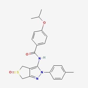 molecular formula C22H23N3O3S B3020560 N-[2-(4-methylphenyl)-5-oxo-2H,4H,6H-5lambda4-thieno[3,4-c]pyrazol-3-yl]-4-(propan-2-yloxy)benzamide CAS No. 958961-49-4