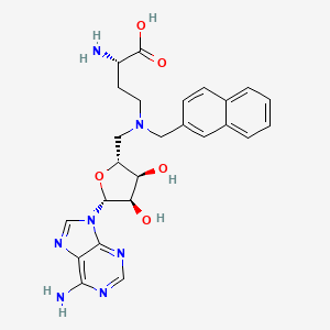 molecular formula C25H29N7O5 B3025765 (S)-2-amino-4-((((2R,3S,4R,5R)-5-(6-amino-9H-purin-9-yl)-3,4-dihydroxytetrahydrofuran-2-yl)methyl)(naphthalen-2-ylmethyl)amino)butanoic acid 