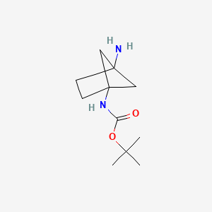 molecular formula C11H20N2O2 B3078407 Tert-butyl N-{4-aminobicyclo[2.1.1]hexan-1-YL}carbamate CAS No. 1050890-47-5