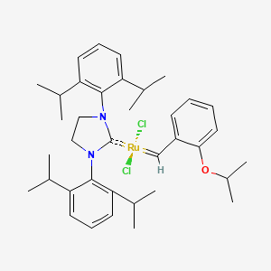B3183104 {1,3-Bis[2,6-di(propan-2-yl)phenyl]imidazolidin-2-ylidene}(dichloro)({2-[(propan-2-yl)oxy]phenyl}methylidene)ruthenium CAS No. 635679-24-2