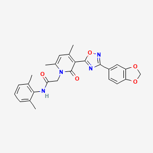 molecular formula C26H24N4O5 B3203256 2-{3-[3-(2H-1,3-benzodioxol-5-yl)-1,2,4-oxadiazol-5-yl]-4,6-dimethyl-2-oxo-1,2-dihydropyridin-1-yl}-N-(2,6-dimethylphenyl)acetamide CAS No. 1021251-06-8