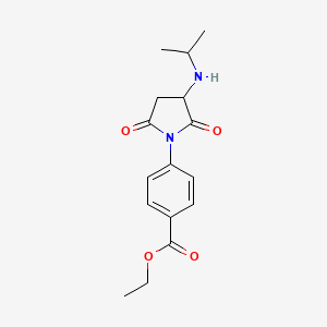 B3207795 Ethyl 4-[3-(isopropylamino)-2,5-dioxopyrrolidin-1-yl]benzoate CAS No. 1048957-09-0
