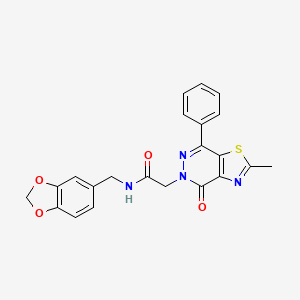 molecular formula C22H18N4O4S B3309526 N-[(2H-1,3-benzodioxol-5-yl)methyl]-2-{2-methyl-4-oxo-7-phenyl-4H,5H-[1,3]thiazolo[4,5-d]pyridazin-5-yl}acetamide CAS No. 941986-42-1