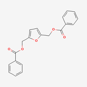 molecular formula C20H16O5 B3309966 2,5-Bis-benzoyloxymethyl-furane CAS No. 94465-43-7