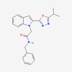 molecular formula C22H22N4O2 B3310949 N-benzyl-2-{2-[5-(propan-2-yl)-1,3,4-oxadiazol-2-yl]-1H-indol-1-yl}acetamide CAS No. 946232-93-5