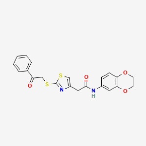 molecular formula C21H18N2O4S2 B3311151 N-(2,3-dihydro-1,4-benzodioxin-6-yl)-2-{2-[(2-oxo-2-phenylethyl)sulfanyl]-1,3-thiazol-4-yl}acetamide CAS No. 946242-00-8