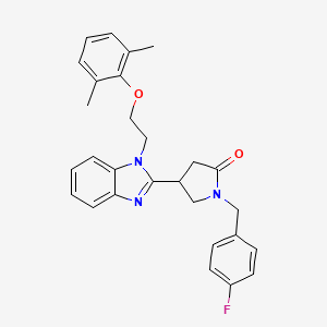B3412151 4-{1-[2-(2,6-dimethylphenoxy)ethyl]-1H-benzimidazol-2-yl}-1-(4-fluorobenzyl)pyrrolidin-2-one CAS No. 924859-82-5