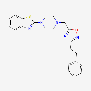 molecular formula C22H23N5OS B3785926 5-[[4-(1,3-Benzothiazol-2-yl)piperazin-1-yl]methyl]-3-(2-phenylethyl)-1,2,4-oxadiazole 
