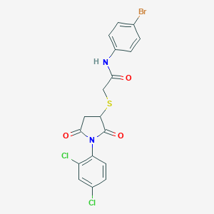 molecular formula C18H13BrCl2N2O3S B412459 N-(4-bromophenyl)-2-{[1-(2,4-dichlorophenyl)-2,5-dioxo-3-pyrrolidinyl]sulfanyl}acetamide 