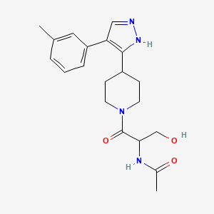molecular formula C20H26N4O3 B5415727 N-(1-(hydroxymethyl)-2-{4-[4-(3-methylphenyl)-1H-pyrazol-5-yl]piperidin-1-yl}-2-oxoethyl)acetamide 