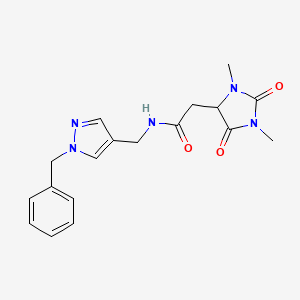 molecular formula C18H21N5O3 B5503928 N-[(1-benzyl-1H-pyrazol-4-yl)methyl]-2-(1,3-dimethyl-2,5-dioxo-4-imidazolidinyl)acetamide 