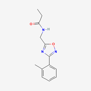 molecular formula C13H15N3O2 B5505376 N-{[3-(2-methylphenyl)-1,2,4-oxadiazol-5-yl]methyl}propanamide 