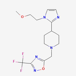 molecular formula C15H20F3N5O2 B5516209 4-[1-(2-methoxyethyl)-1H-imidazol-2-yl]-1-{[3-(trifluoromethyl)-1,2,4-oxadiazol-5-yl]methyl}piperidine 
