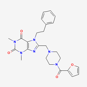 molecular formula C25H28N6O4 B5516681 8-{[4-(furan-2-carbonyl)piperazin-1-yl]methyl}-1,3-dimethyl-7-(2-phenylethyl)-2,3,6,7-tetrahydro-1H-purine-2,6-dione 