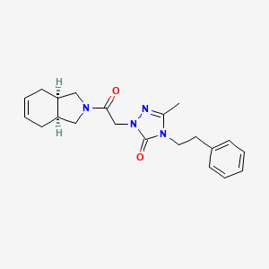 molecular formula C21H26N4O2 B5518837 2-[2-[(3aS,7aR)-1,3,3a,4,7,7a-hexahydroisoindol-2-yl]-2-oxoethyl]-5-methyl-4-(2-phenylethyl)-1,2,4-triazol-3-one 