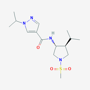 molecular formula C15H26N4O3S B5521892 1-isopropyl-N-[(3R*,4S*)-4-isopropyl-1-(methylsulfonyl)-3-pyrrolidinyl]-1H-pyrazole-4-carboxamide 