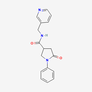 molecular formula C17H17N3O2 B5526794 5-oxo-1-phenyl-N-(pyridin-3-ylmethyl)pyrrolidine-3-carboxamide 
