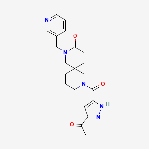 molecular formula C21H25N5O3 B5533188 8-(3-acetyl-1H-pyrazole-5-carbonyl)-2-(pyridin-3-ylmethyl)-2,8-diazaspiro[5.5]undecan-3-one 