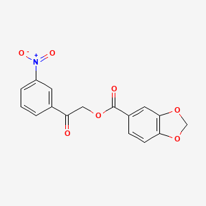 molecular formula C16H11NO7 B5533636 [2-(3-Nitrophenyl)-2-oxoethyl] 1,3-benzodioxole-5-carboxylate 