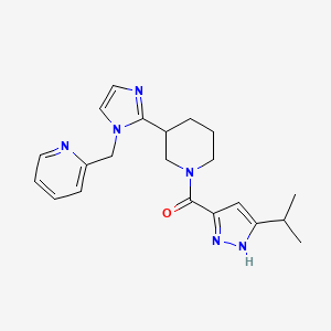 molecular formula C21H26N6O B5533836 (5-propan-2-yl-1H-pyrazol-3-yl)-[3-[1-(pyridin-2-ylmethyl)imidazol-2-yl]piperidin-1-yl]methanone 