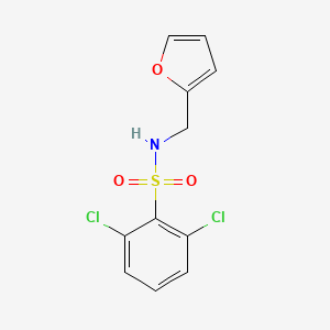 molecular formula C11H9Cl2NO3S B5555768 2,6-dichloro-N-(furan-2-ylmethyl)benzenesulfonamide 