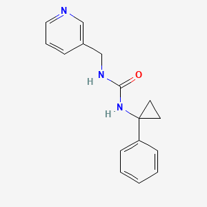 molecular formula C16H17N3O B5559187 3-(1-PHENYLCYCLOPROPYL)-1-[(PYRIDIN-3-YL)METHYL]UREA 