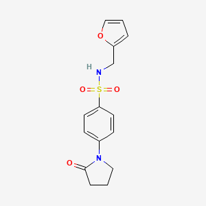 molecular formula C15H16N2O4S B5561999 N-(furan-2-ylmethyl)-4-(2-oxopyrrolidin-1-yl)benzenesulfonamide 